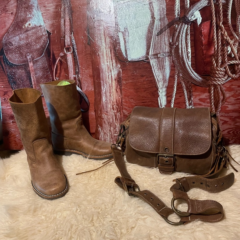 Roots Tribe leather boots